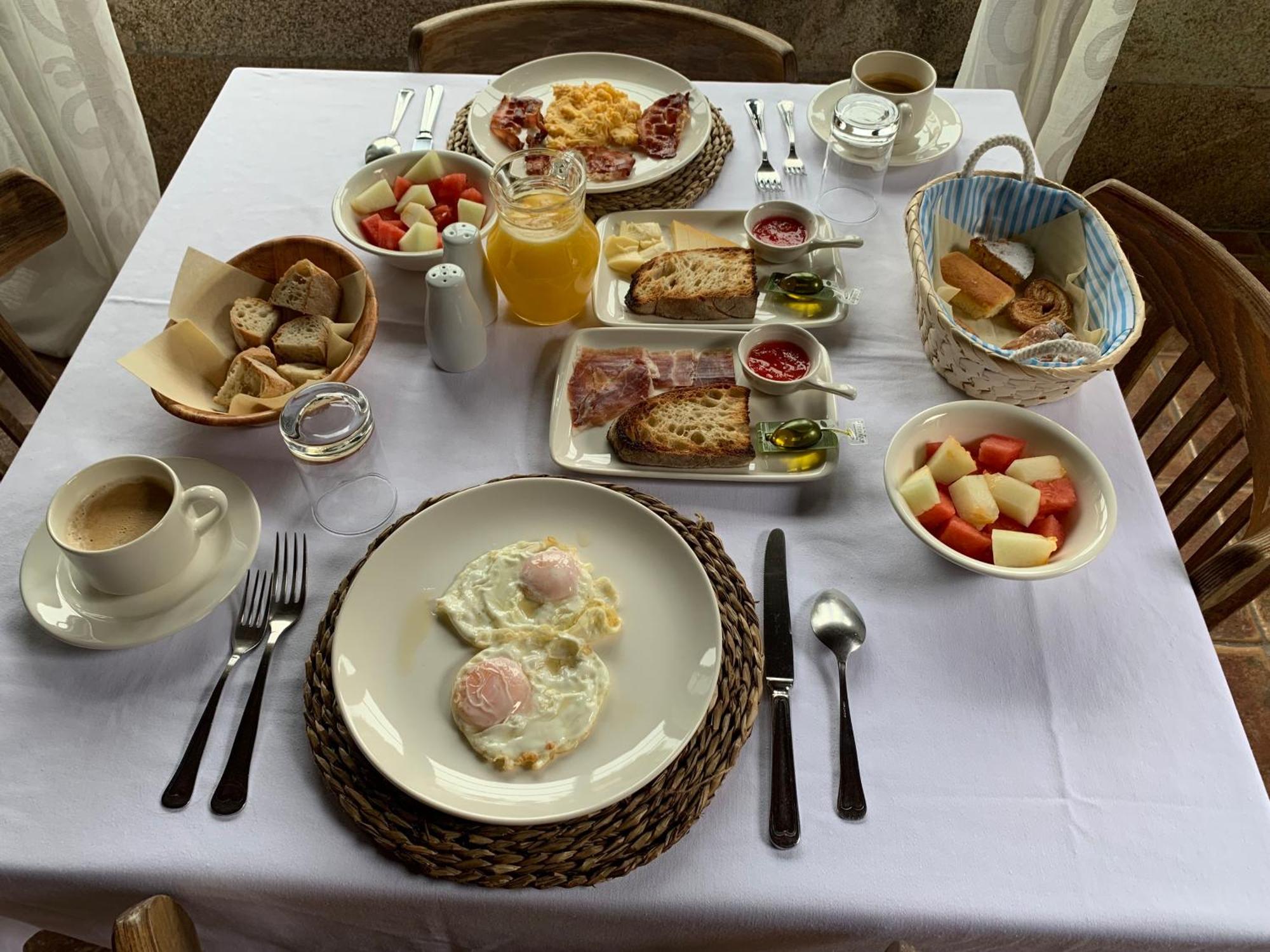 Casa De Costoia Guest House Santiago de Compostela Luaran gambar